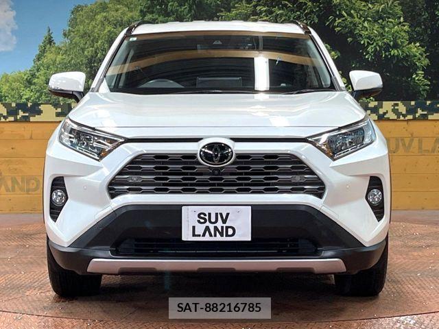 Toyota RAV4 2021-08 6673335-13