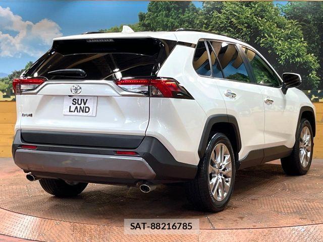 Toyota RAV4 2021-08 6673335-16