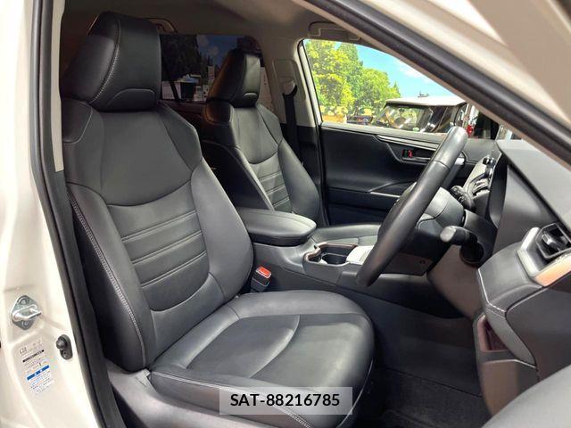 Toyota RAV4 2021-08 6673335-7