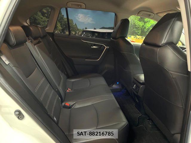 Toyota RAV4 2021-08 6673335-8