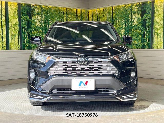 Toyota RAV4 2019-09 6673336-13