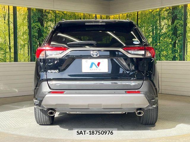 Toyota RAV4 2019-09 6673336-14