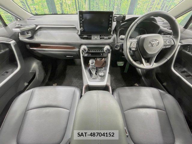 Toyota RAV4 2022-06 6677713-1