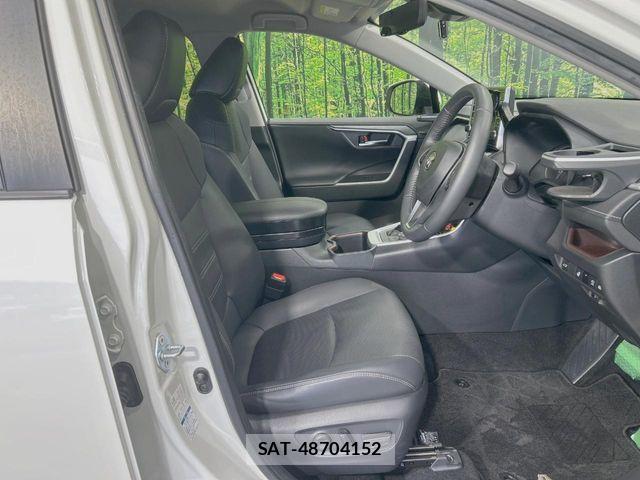 Toyota RAV4 2022-06 6677713-7
