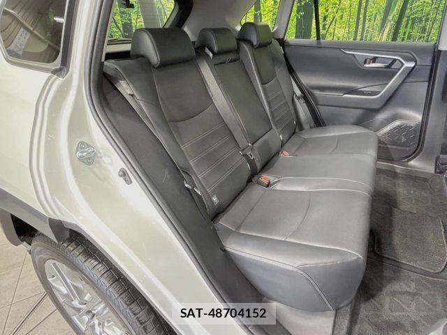 Toyota RAV4 2022-06 6677713-8