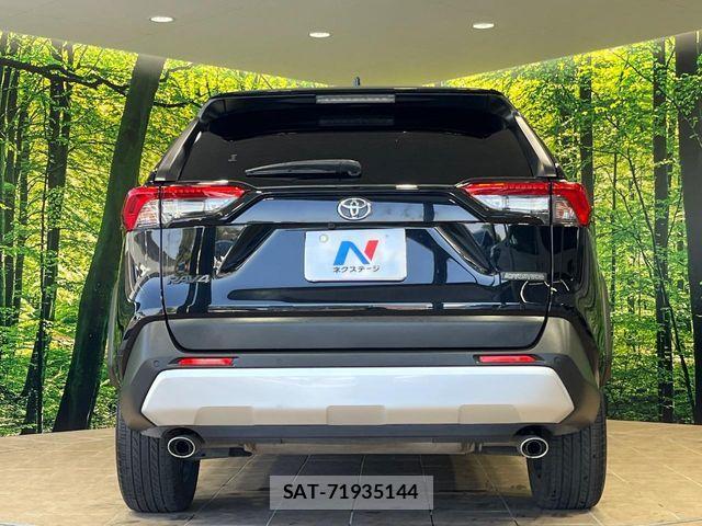 Toyota RAV4 2020-11 6677718-14