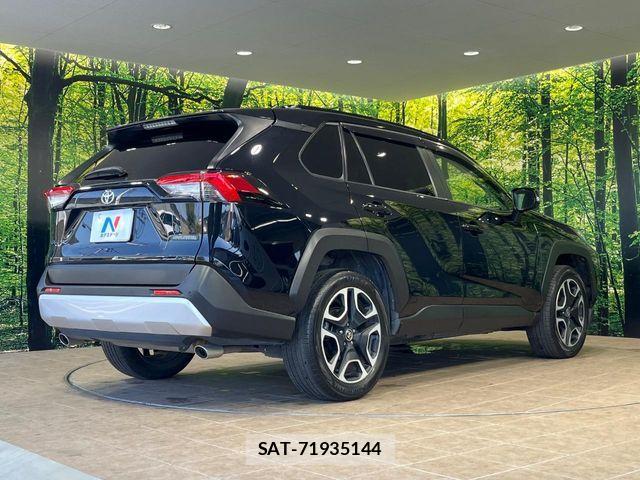 Toyota RAV4 2020-11 6677718-16