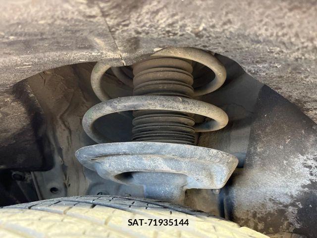 Toyota RAV4 2020-11 6677718-19