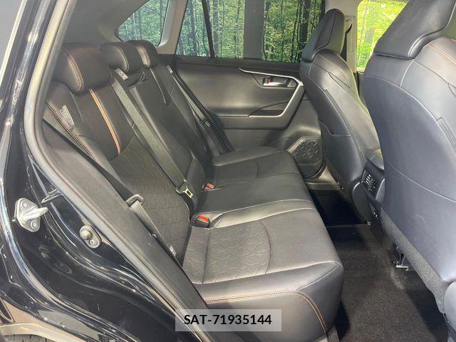 Toyota RAV4 2020-11 6677718-8