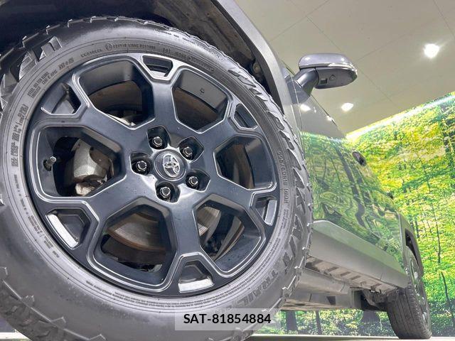 Toyota RAV4 2022-04 6677722-12