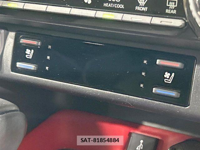 Toyota RAV4 2022-04 6677722-6