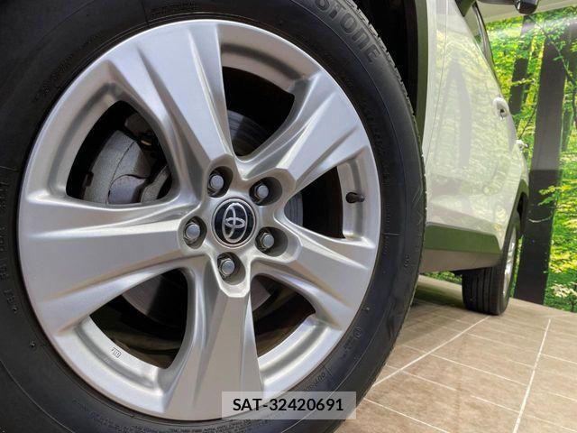 Toyota RAV4 2021-06 6677732-12
