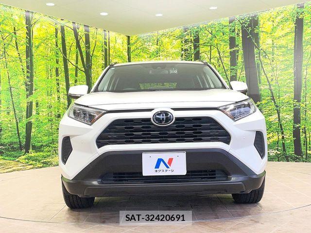 Toyota RAV4 2021-06 6677732-13