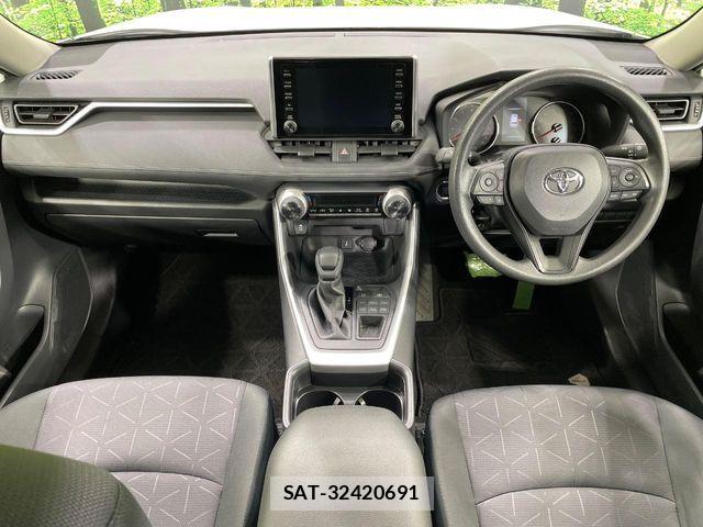 Toyota RAV4 2021-06 6677732-1