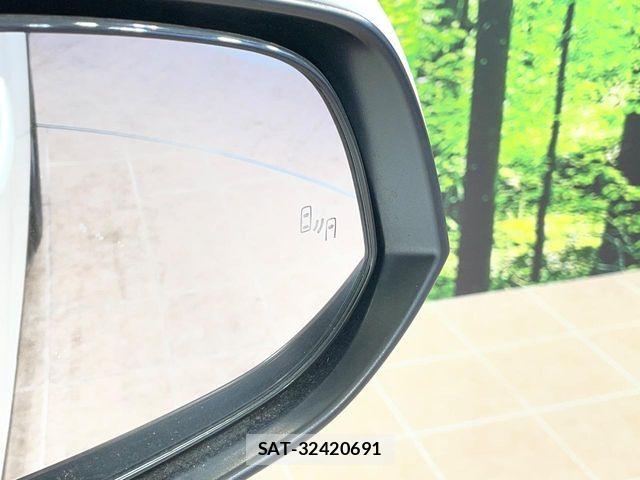 Toyota RAV4 2021-06 6677732-6