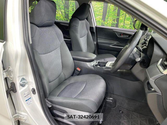 Toyota RAV4 2021-06 6677732-7