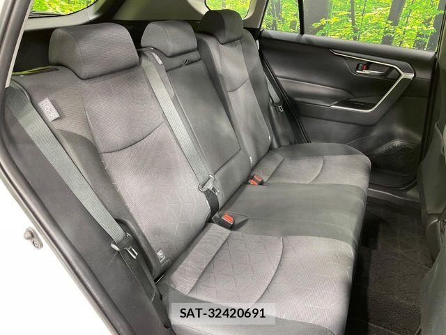 Toyota RAV4 2021-06 6677732-8