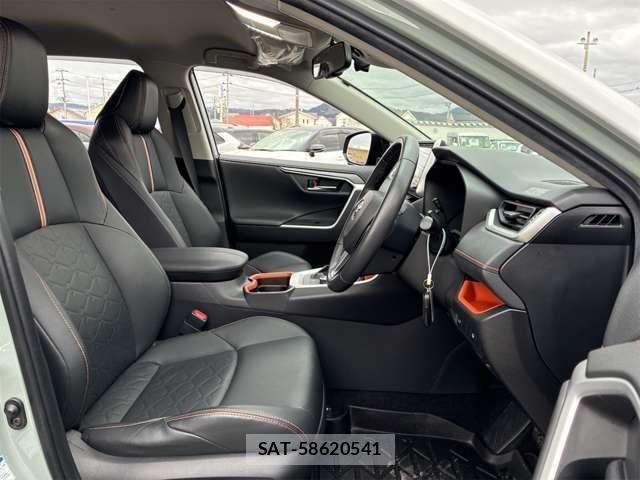 Toyota RAV4 2021-08 6677728-11