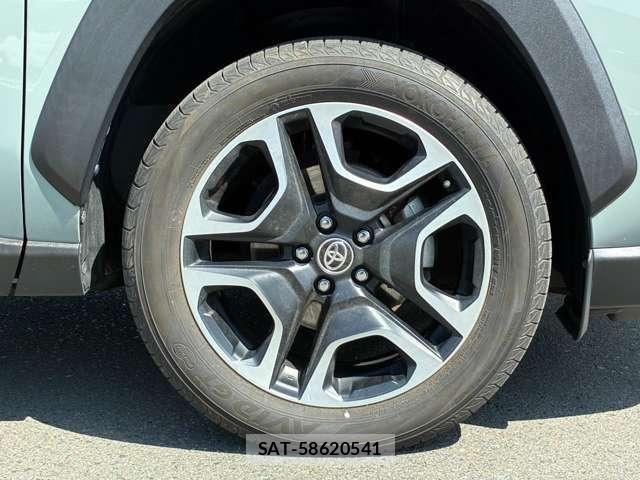 Toyota RAV4 2021-08 6677728-16