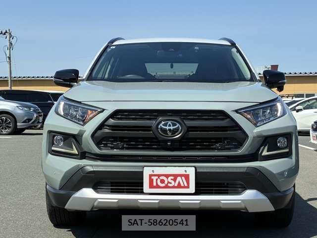 Toyota RAV4 2021-08 6677728-17
