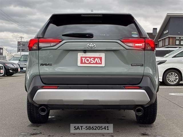 Toyota RAV4 2021-08 6677728-18