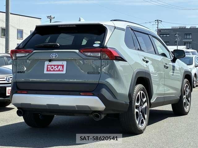 Toyota RAV4 2021-08 6677728-20