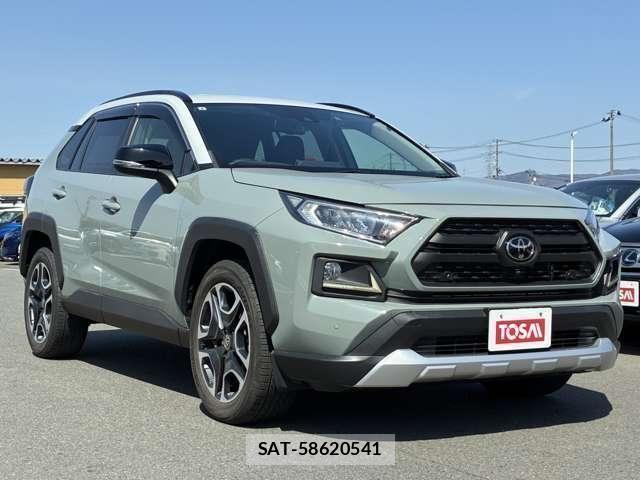 Toyota RAV4 2021-08 6677728-23