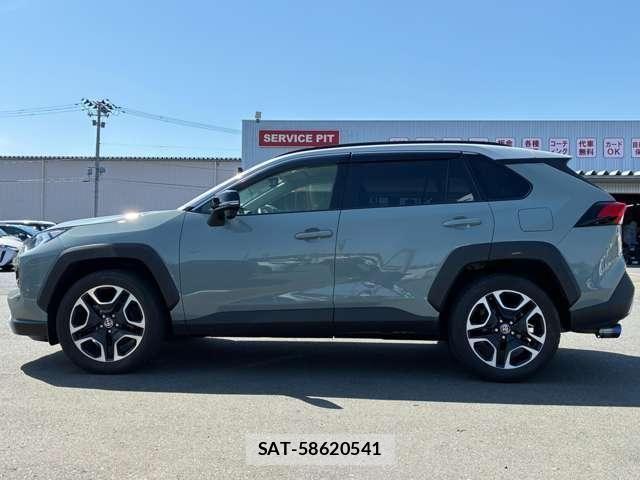 Toyota RAV4 2021-08 6677728-26