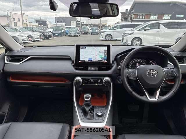 Toyota RAV4 2021-08 6677728-4
