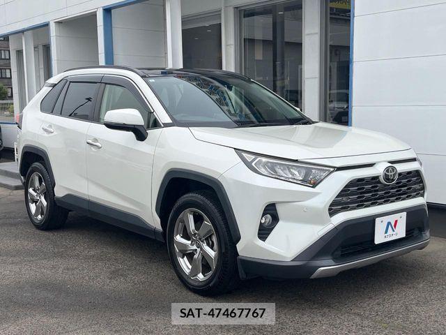 Toyota RAV4 2021-05 6677727-15