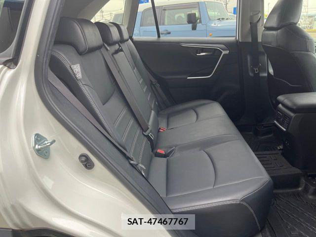 Toyota RAV4 2021-05 6677727-8