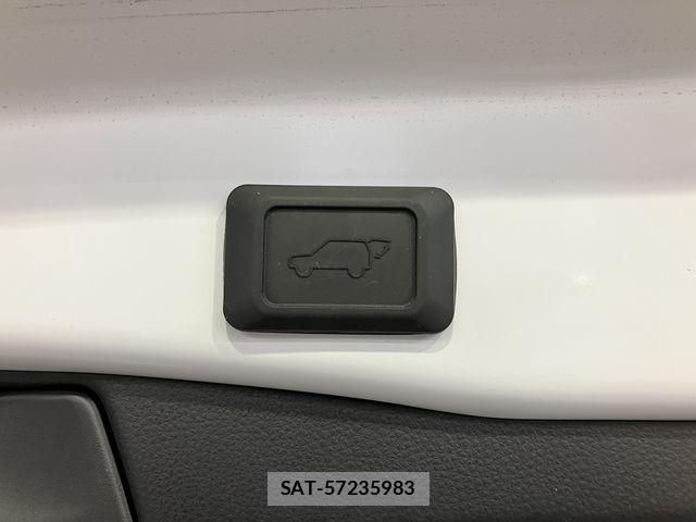 Toyota RAV4 2023-03 6677704-10