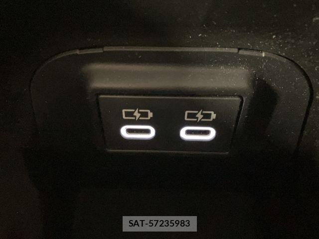 Toyota RAV4 2023-03 6677704-23