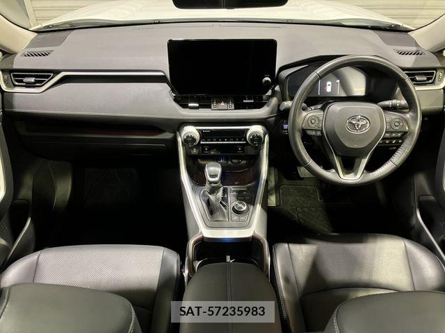 Toyota RAV4 2023-03 6677704-2