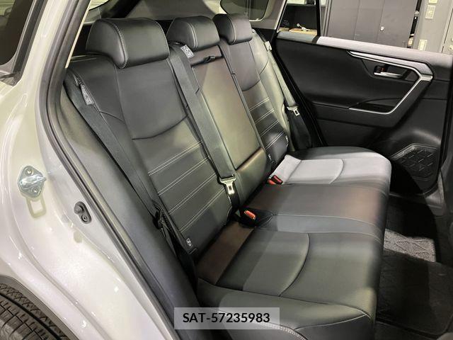 Toyota RAV4 2023-03 6677704-5