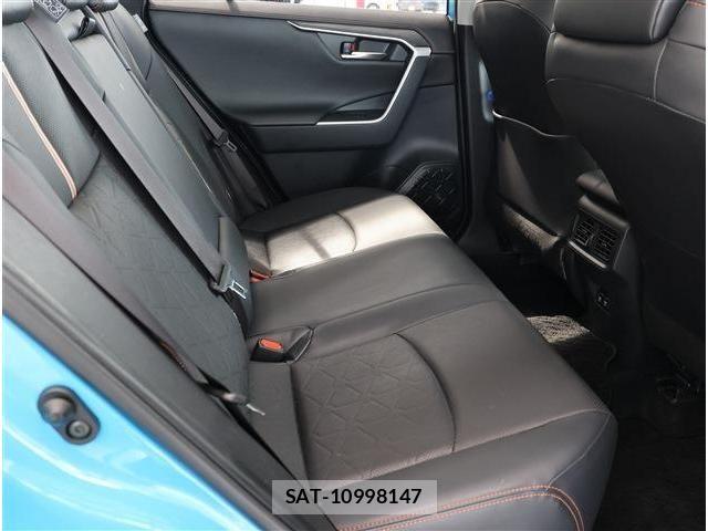 Toyota RAV4 2020-10 6677733-13