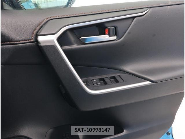 Toyota RAV4 2020-10 6677733-6