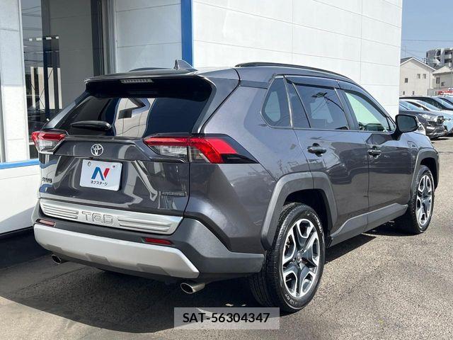 Toyota RAV4 2019-12 6677734-16