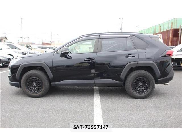 Toyota RAV4 2023-04 6677724-2