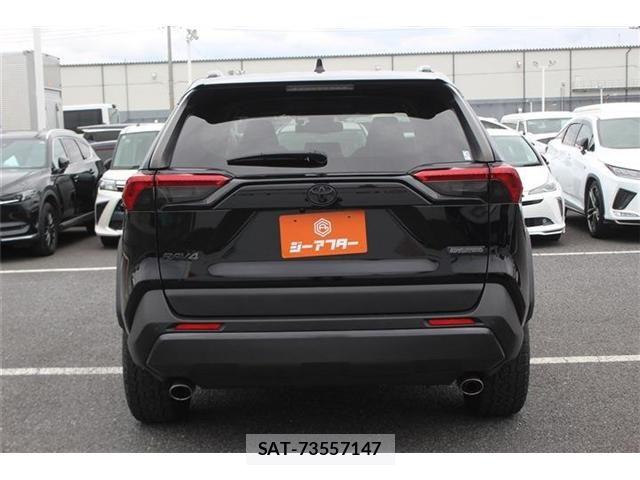 Toyota RAV4 2023-04 6677724-3