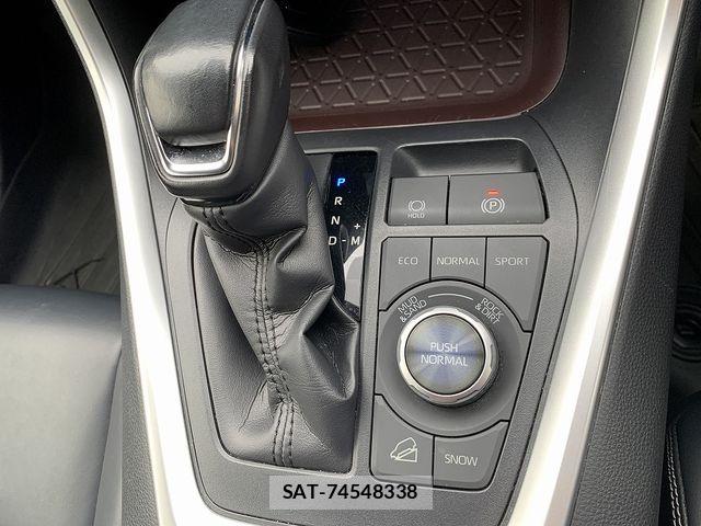 Toyota RAV4 2019-04 6677723-10