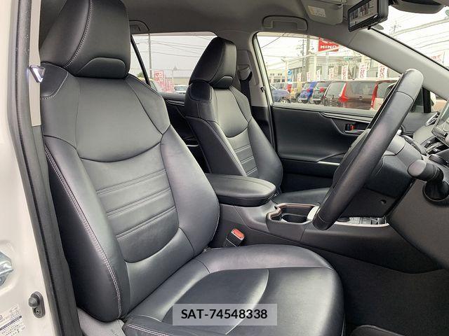 Toyota RAV4 2019-04 6677723-17