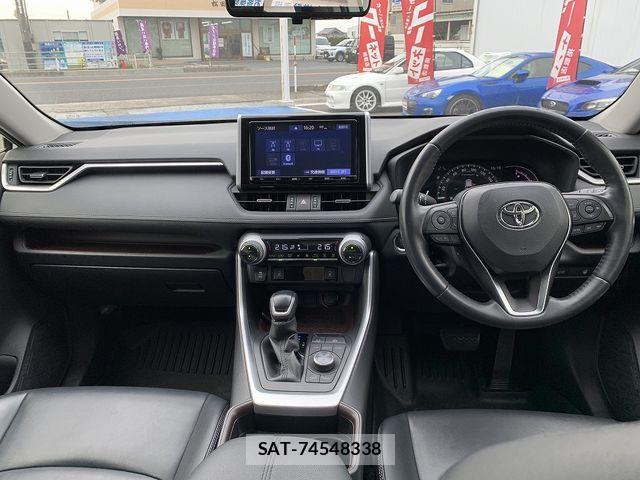 Toyota RAV4 2019-04 6677723-2