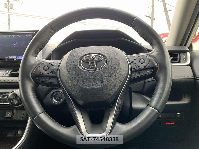 Toyota RAV4 2019-04 6677723-3