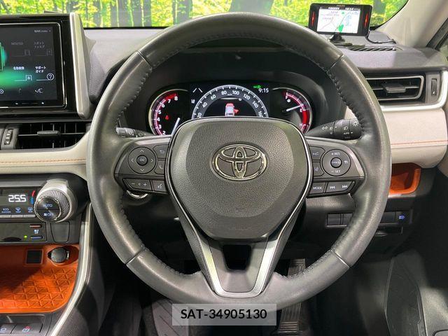 Toyota RAV4 2021-06 6677726-10