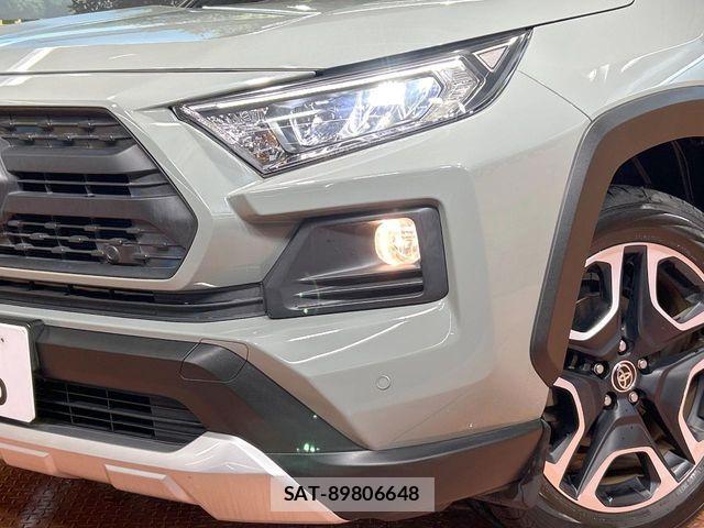 Toyota RAV4 2020-10 6677717-12