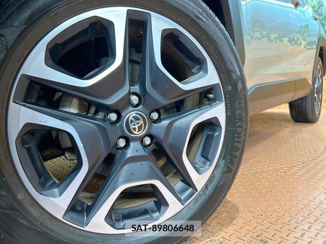 Toyota RAV4 2020-10 6677717-13