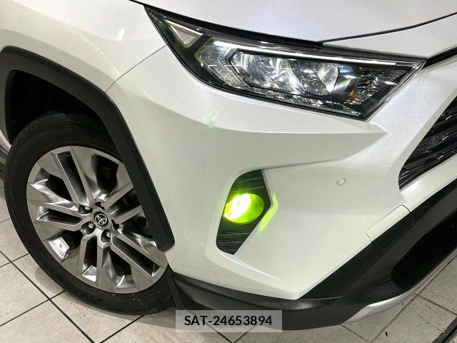 Toyota RAV4 2021-11 6683978-11