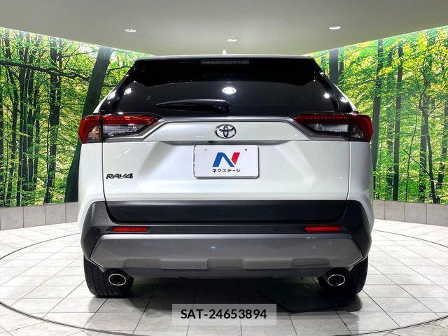 Toyota RAV4 2021-11 6683978-14