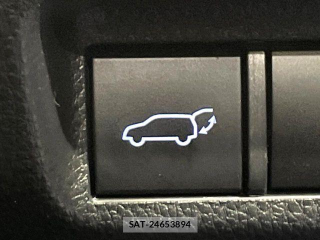 Toyota RAV4 2021-11 6683978-6